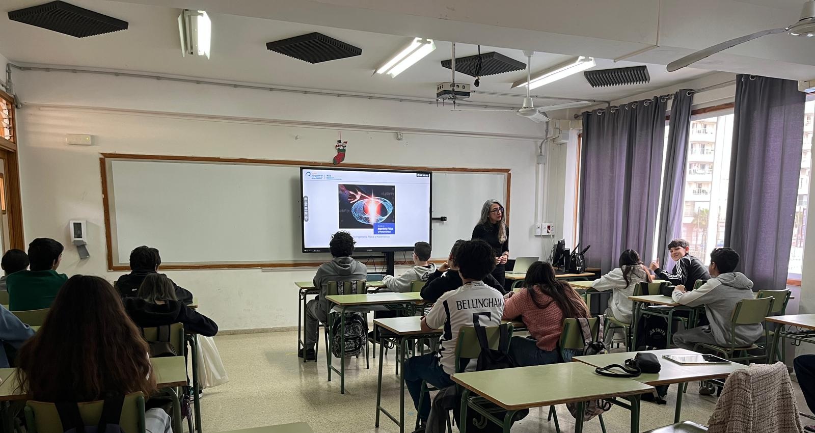Momento de la charla en el IES El Rincón