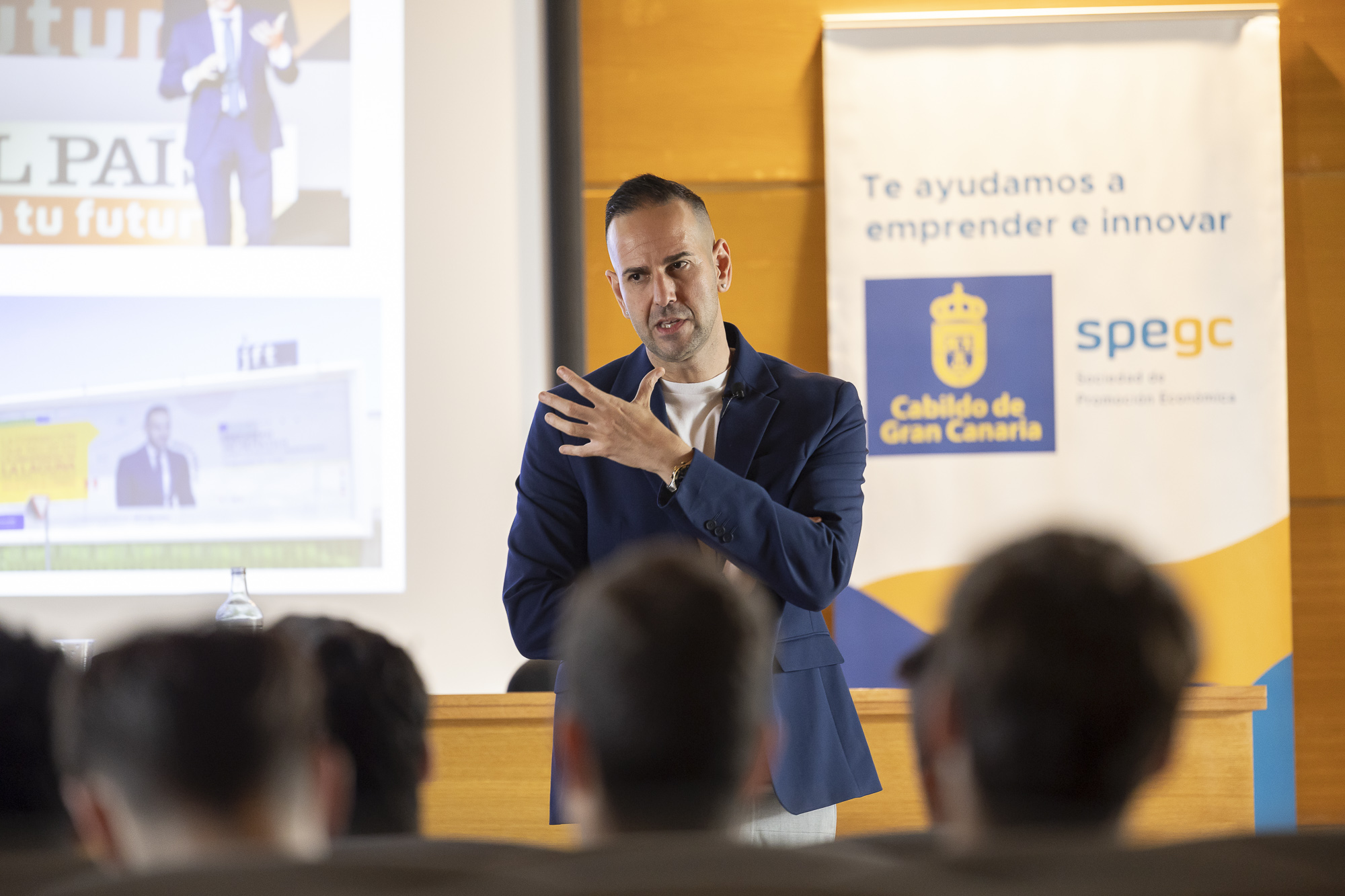 Imagen Deepak Daswani en la charla impartida en la EII 