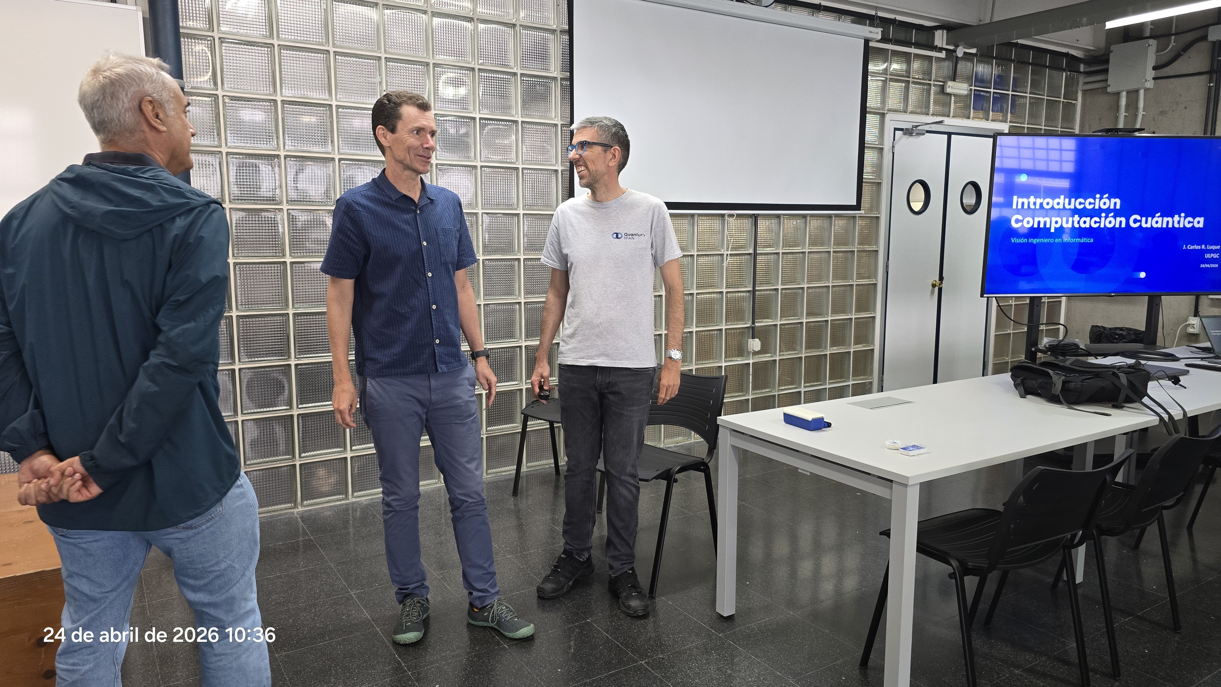 Momento de la Master Class por el día de la Computación Cuántica