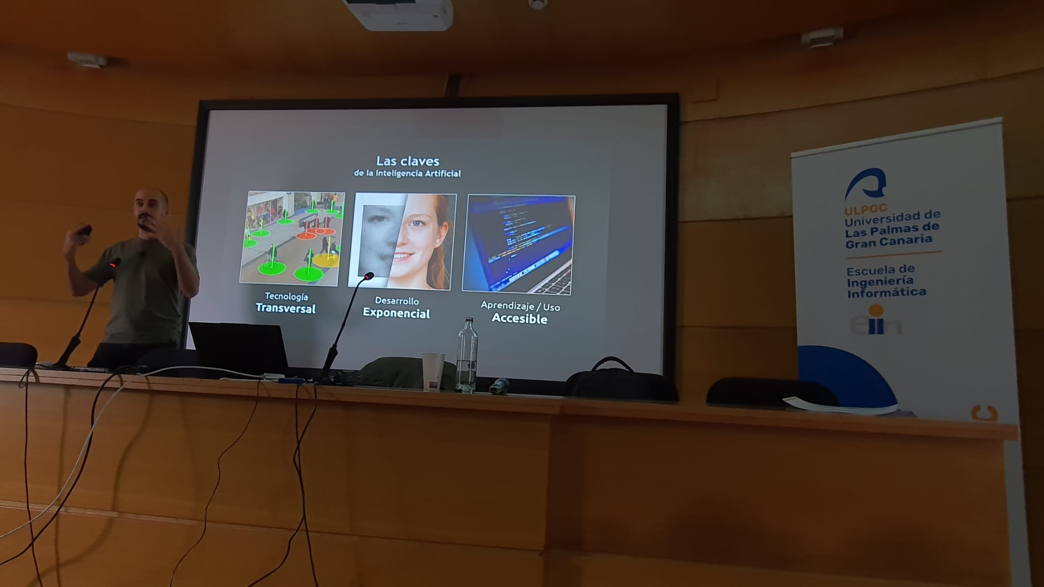 Fotografía de un momento del seminario de El futuro de la IA: más allá de las expectativas