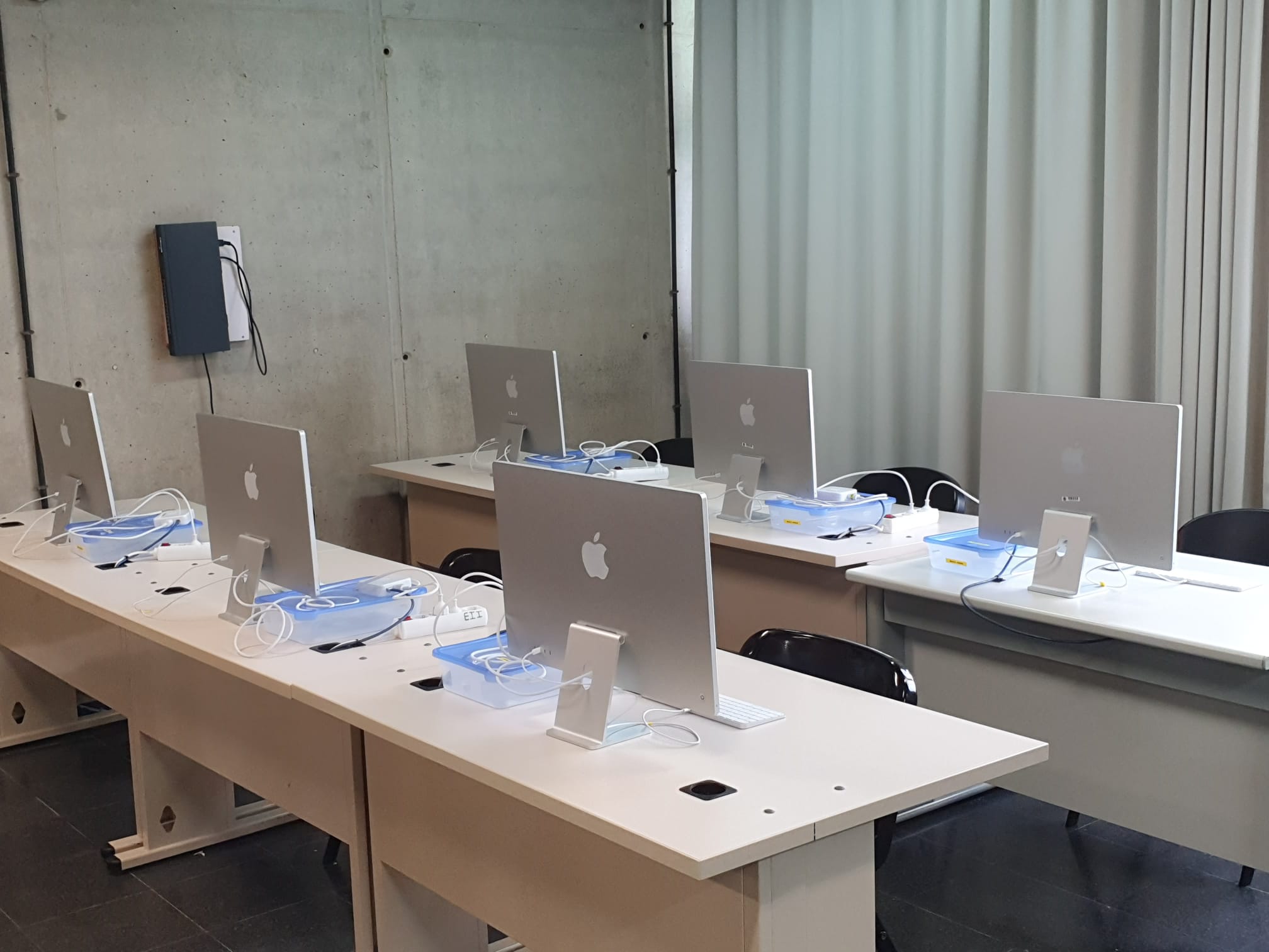 Foto de los 5 ordenadores iMac 24"/M1/16GB/256GB SSD