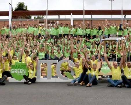 Foto de familia del último makeathon de Gran Canaria