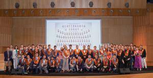 Fotografía de Juan León Torres con los participantes a la ceremonia.